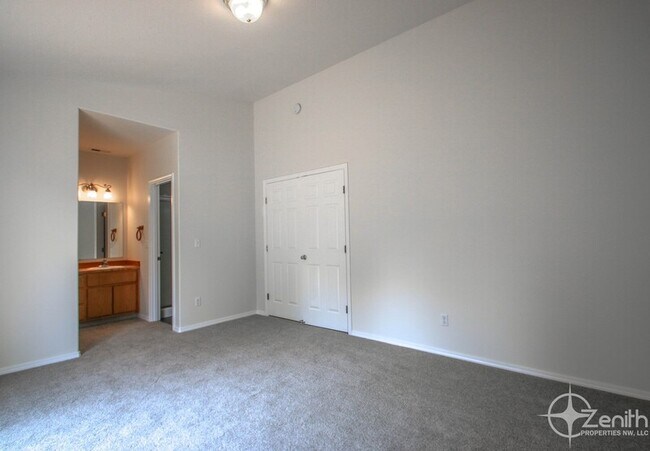 Building Photo - 18608 SE 13th Cir