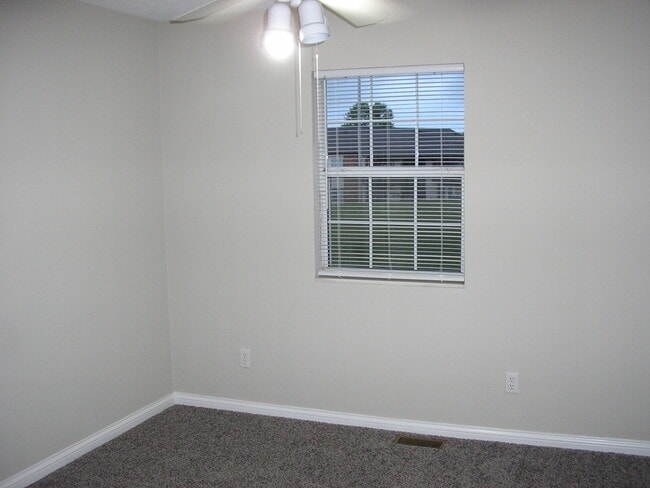 Building Photo - 1055 Winners Cir