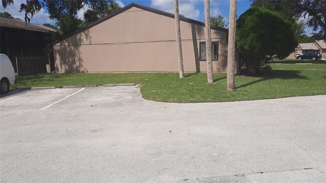 Building Photo - 37 Village Dr