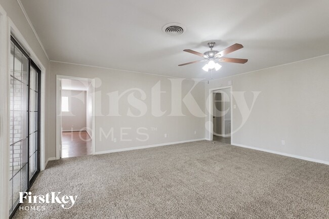Building Photo - 12115 Hillcroft St