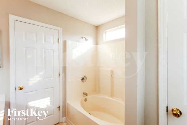 Building Photo - 6732 Long Nook Ln