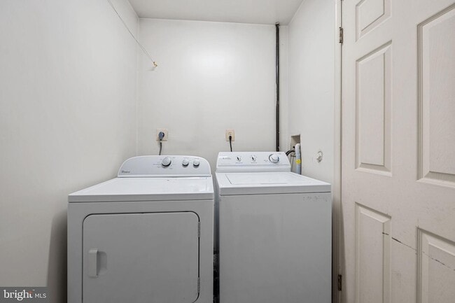 Building Photo - 6591 Ewald Ct