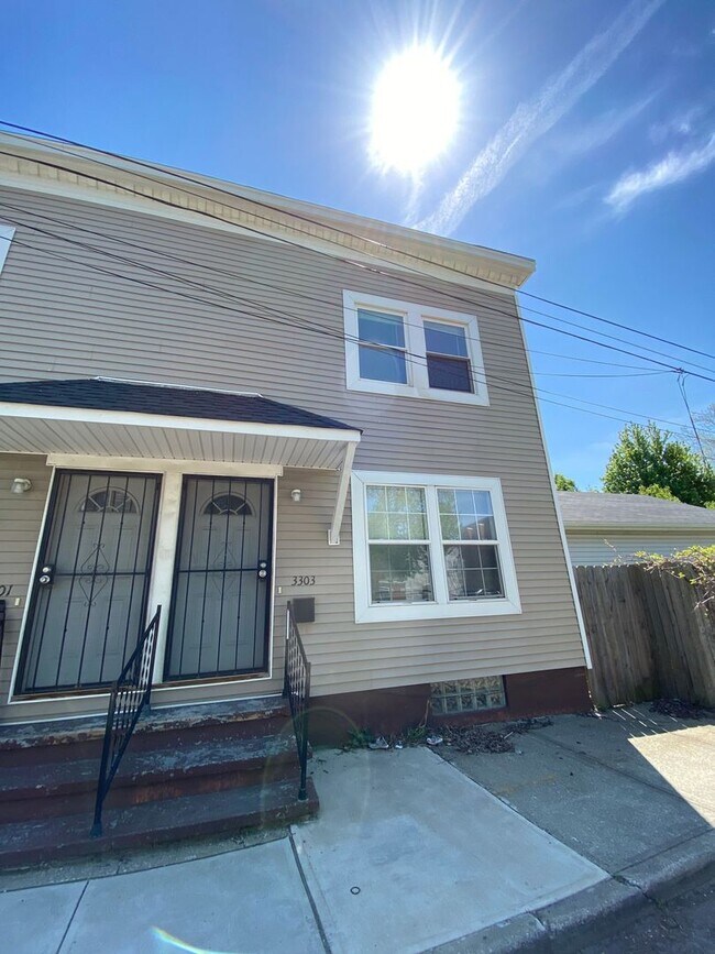 Primary Photo - 23rd,W.3301-3303