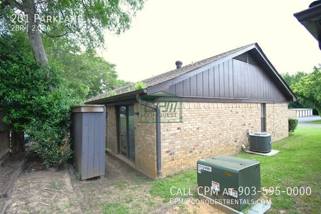 Building Photo - 201 Parklane-