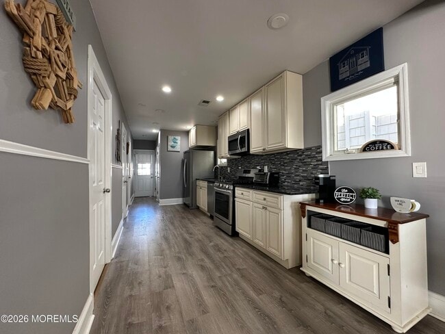 Building Photo - 208 15th Ave