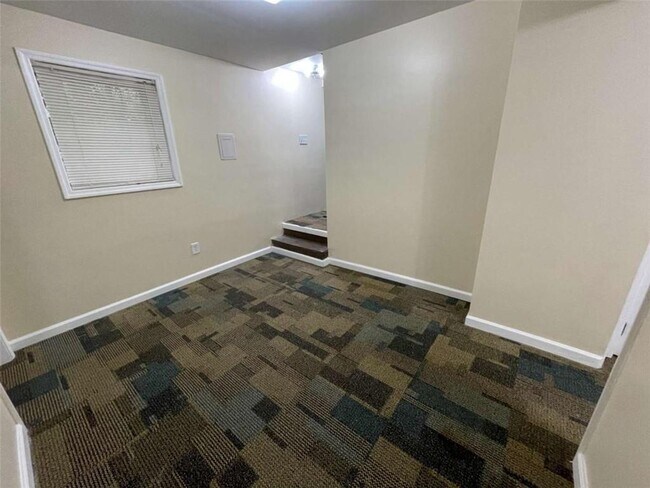 Building Photo - 2596 Woodland Dr NW