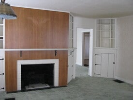 Building Photo - 530 E Main St