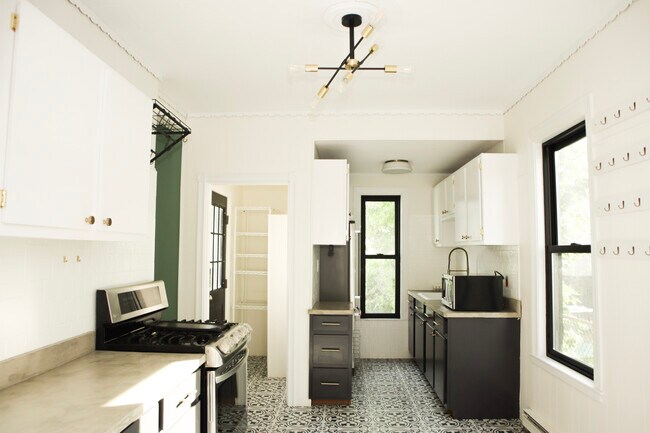 Kitchen - IMG 1 - 8 Richdale Ave