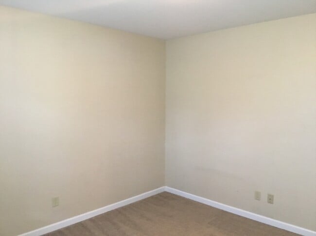 Building Photo - 6328 Sunnybrook Ln