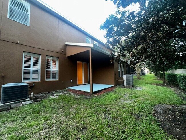Building Photo - MOVE IN MAY-OVIEDO RENTAL!BEAUTIFUL 3 bd 2.5 bath townhome! 2 CAR ATTACHED GARAGE!FRESH PAINT!