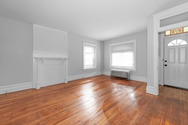 Building Photo - 378 N Evans St