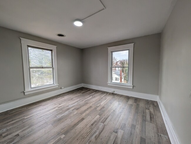 Building Photo - 101 Thomas Rd