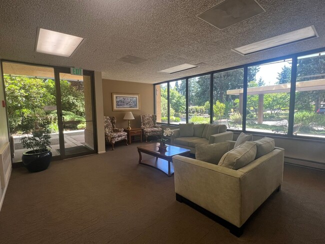 Building Photo - Capitol Lake Towers Condo (#201)