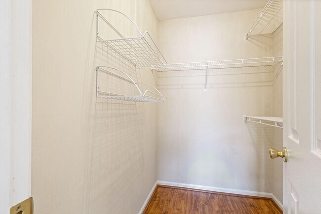 Building Photo - 422 Northrop Pl