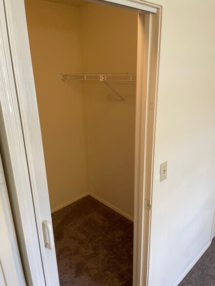 Building Photo - 1150 Tollis Pky