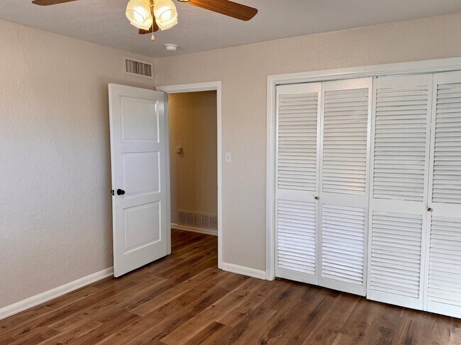 Building Photo - 4200 University Ave