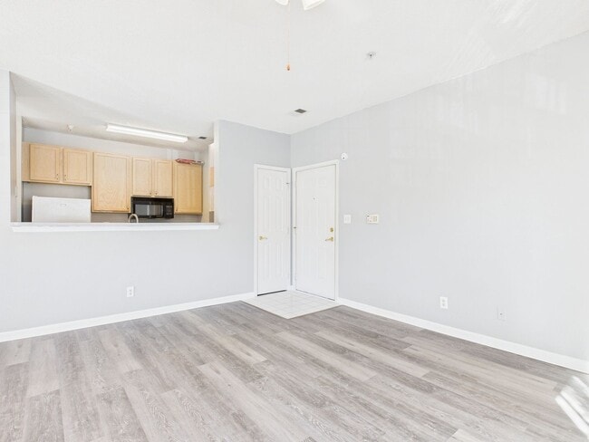 Building Photo - 801 Brassie Ln