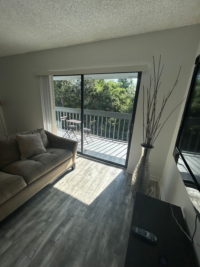 Building Photo - Now Leasing: 1-bedroom and 1.5 bath condo ...