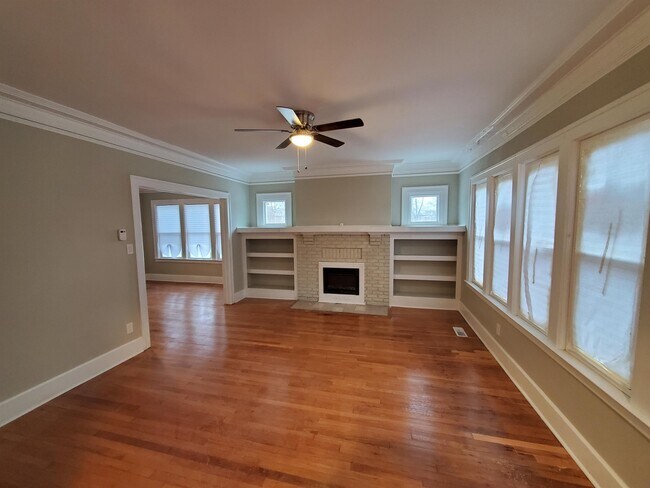 Building Photo - 2914 Hurlbut St