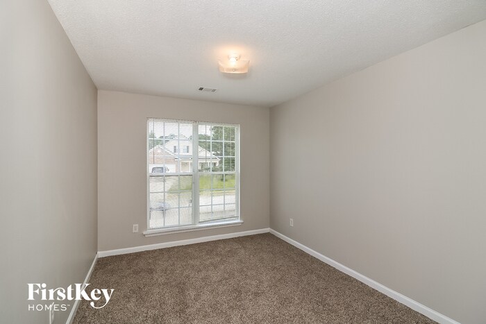 Building Photo - 1272 Creekview Cir