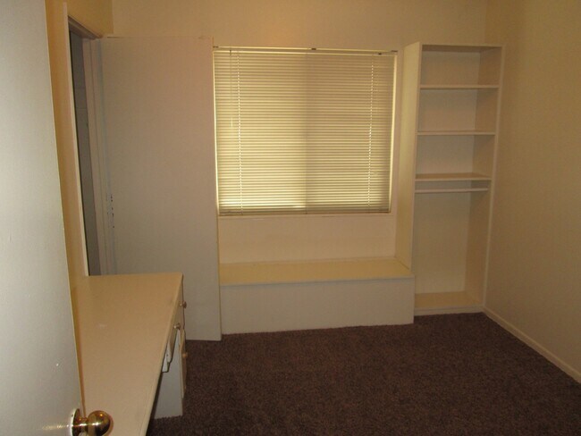 Building Photo - 156 Ramona Dr