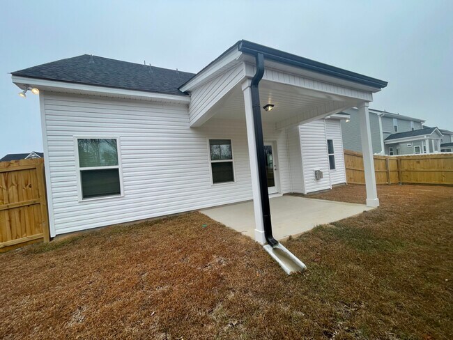 Building Photo - 704 Southerland Peak Dr