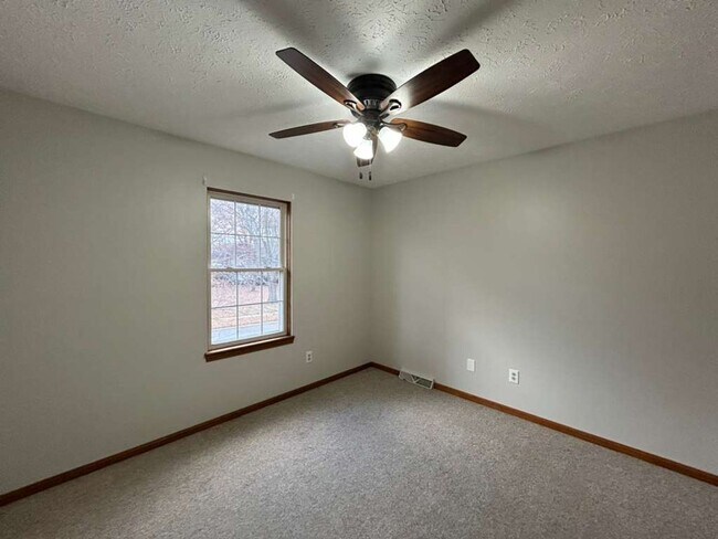 Building Photo - Beautiful 3-Bedroom, 2-Bath Home in the Heart of Painesville