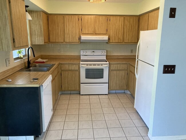 Building Photo - 2 Bed 2 Bath in Melbourne!