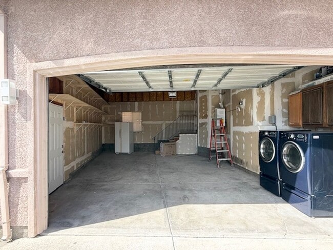 Building Photo - San Leandro Remodeled 3 bed, 2 bath Cul-de-Sac, Dogs OK,