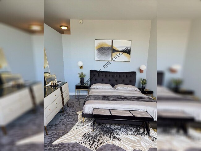 Building Photo - 1455 N Sandburg Terrace