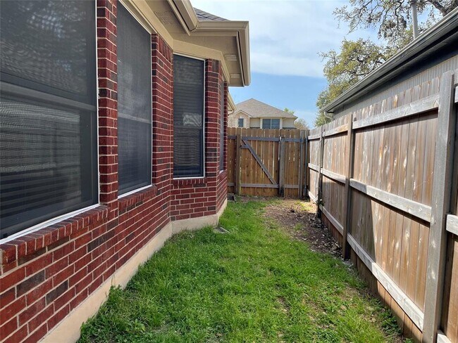 Building Photo - 10306 Snapdragon Dr