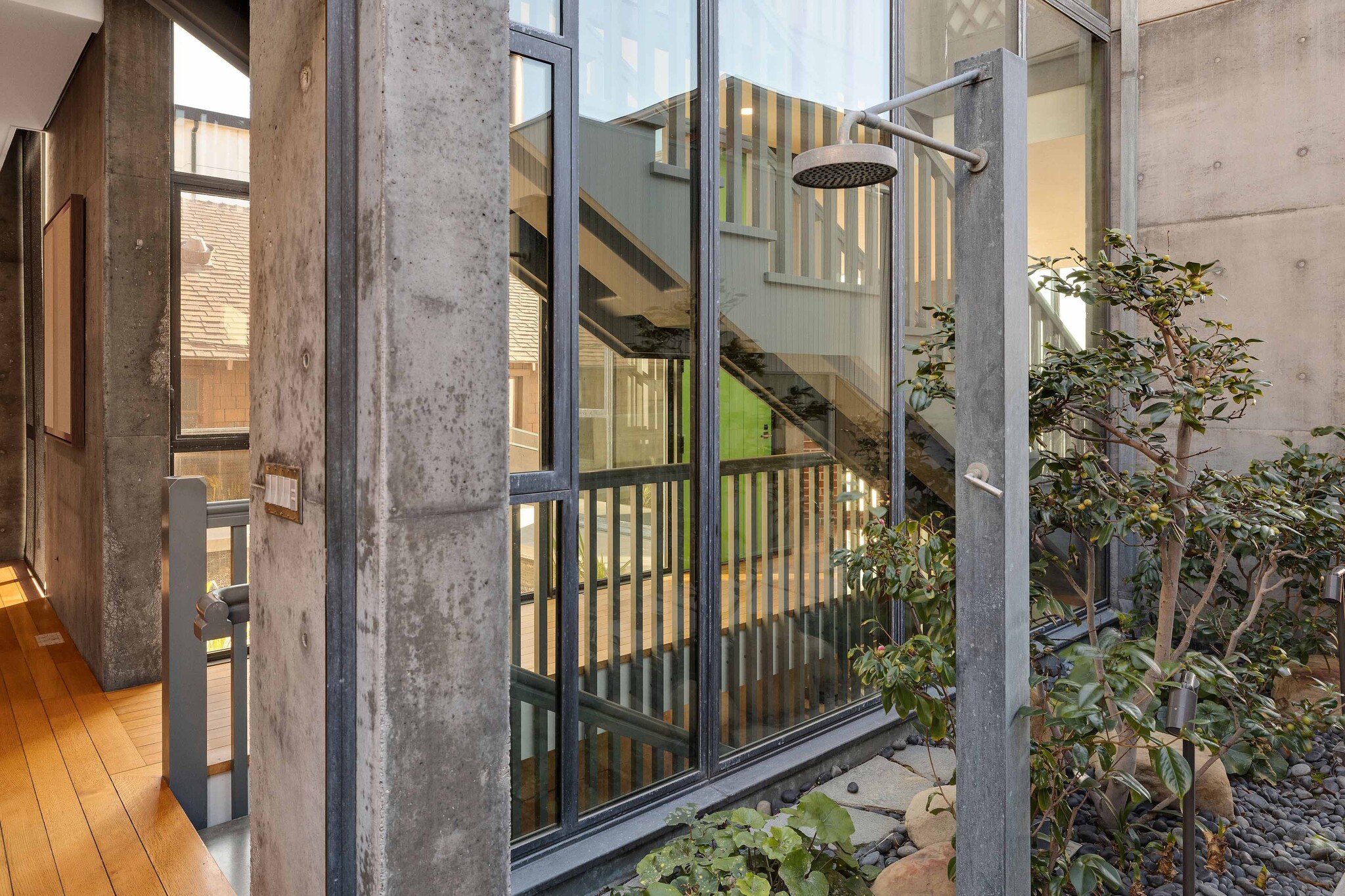 Building Photo - 1812 The Strand