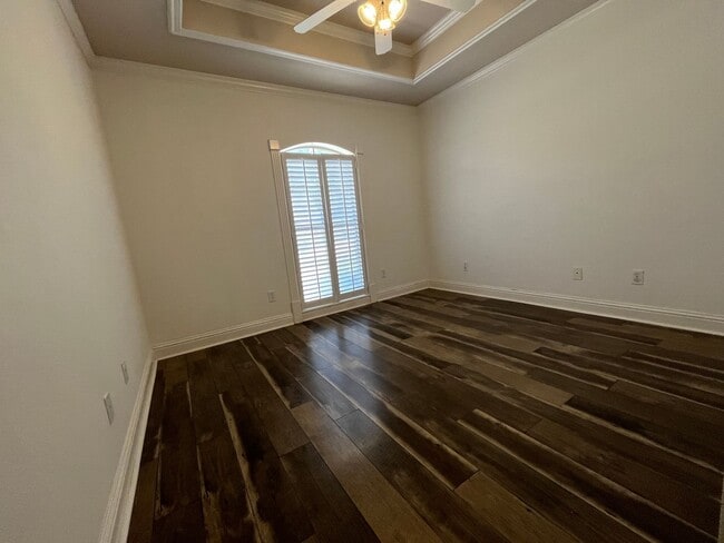 Building Photo - 1050 Azalea Garden Dr