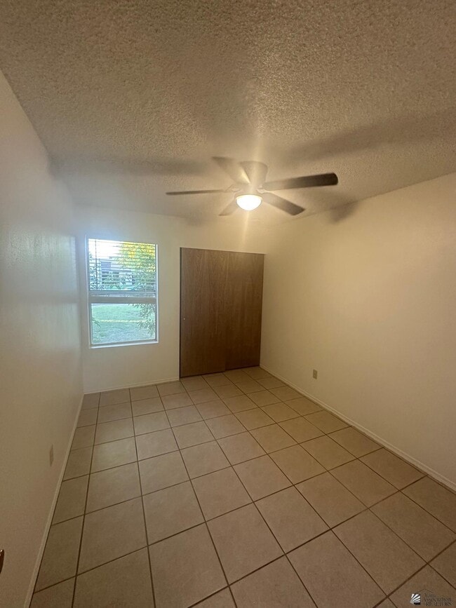 Building Photo - 1577 W Las Lomas St