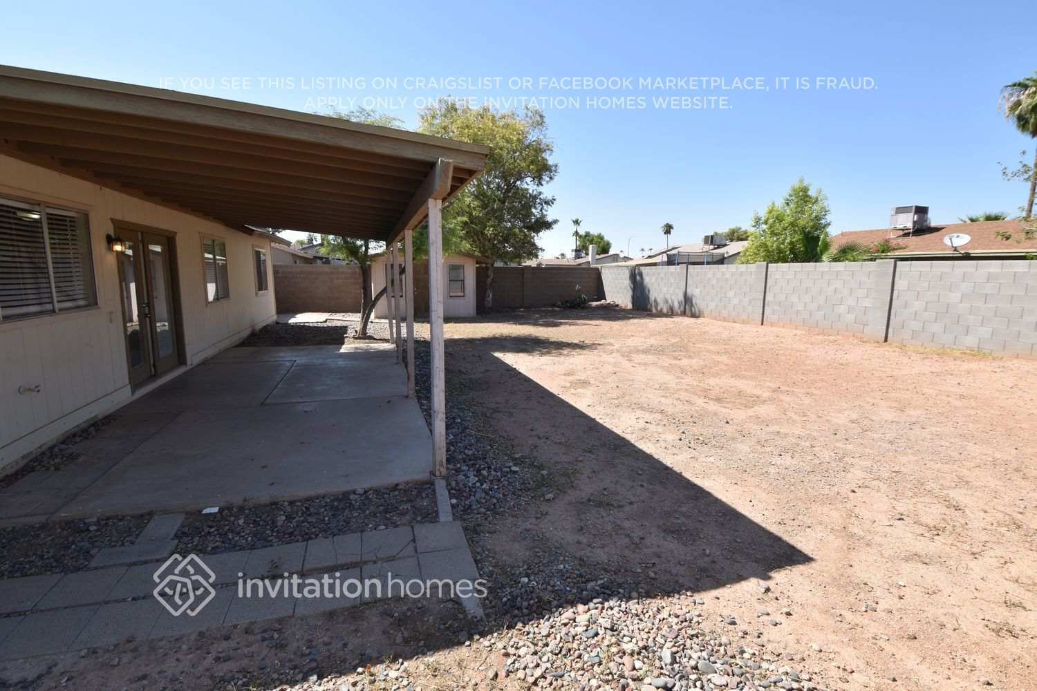 Building Photo - 2340 W Portobello Ave