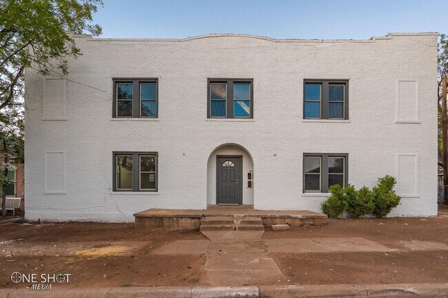 Primary Photo - 1849 S 5th St