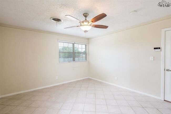Building Photo - 10 Jo Ann Cir