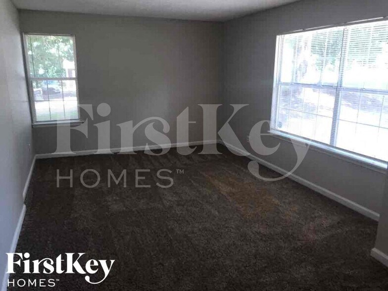 Building Photo - 20 Mildred Ln