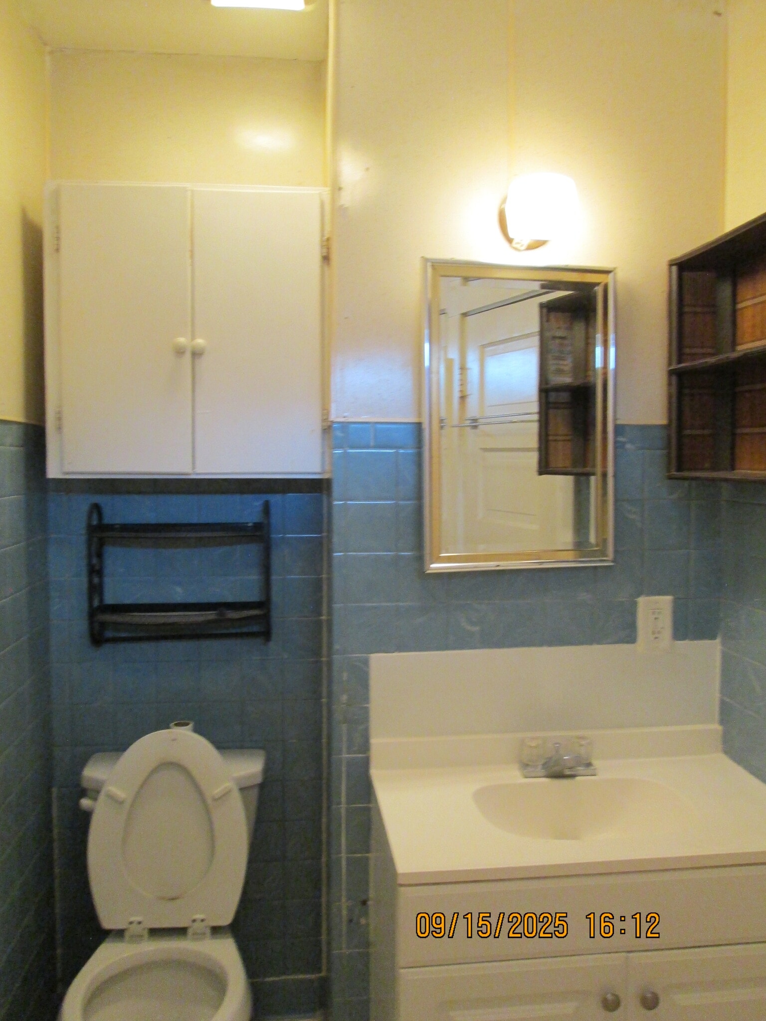 bathroom - 508 College St