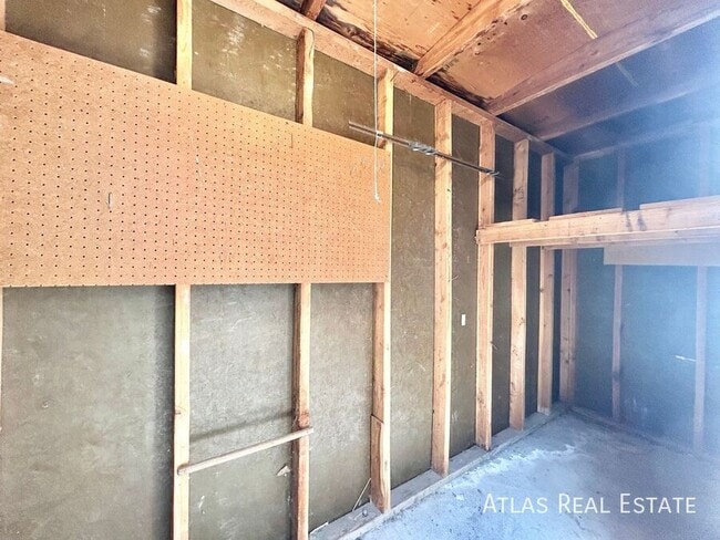 Building Photo - 9117 E Nassau Ave