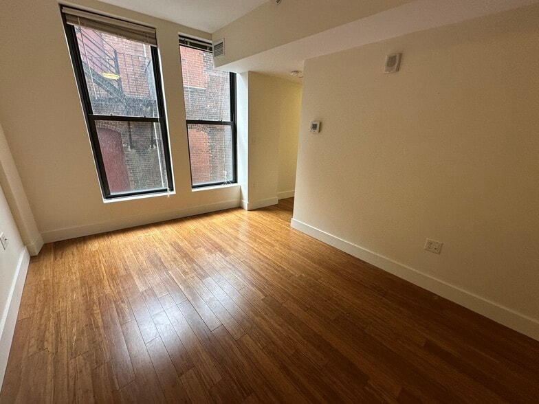 Building Photo - 17 Winter Pl