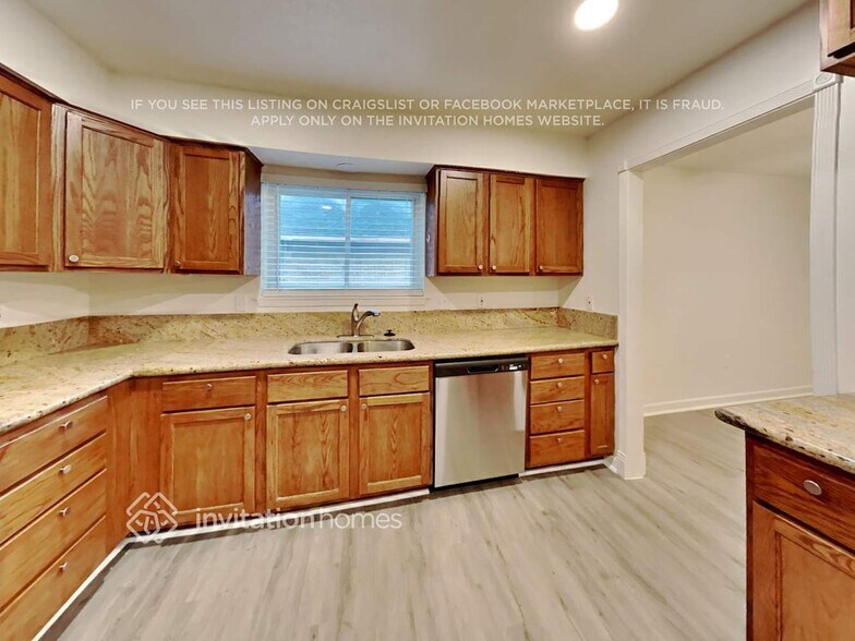 Building Photo - 10527 Mills Walk Dr