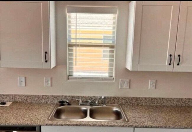 Building Photo - 3665 Koval Dr