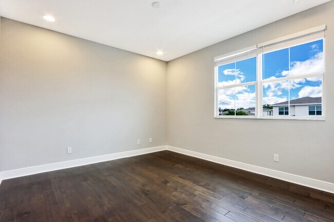 Building Photo - 1132 NW Demedici Rd
