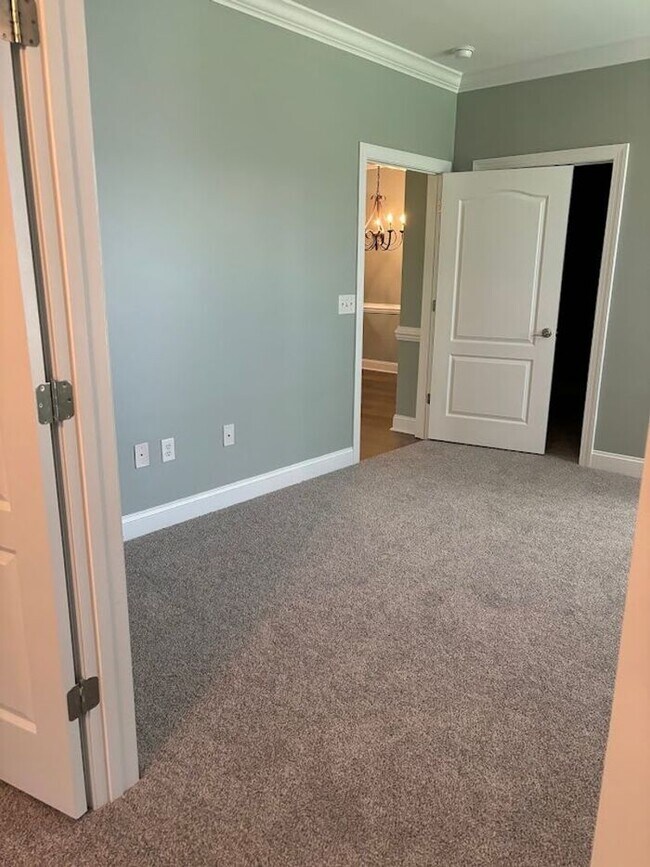 Building Photo - 89 Gallery Dr