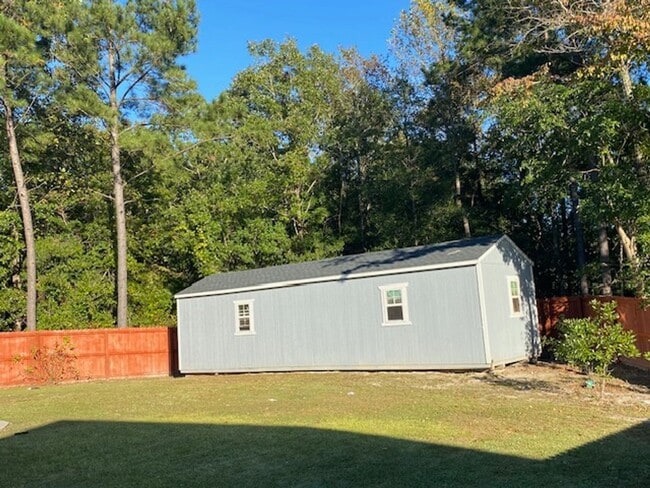 Building Photo - Welcome to a move-in ready haven!!!