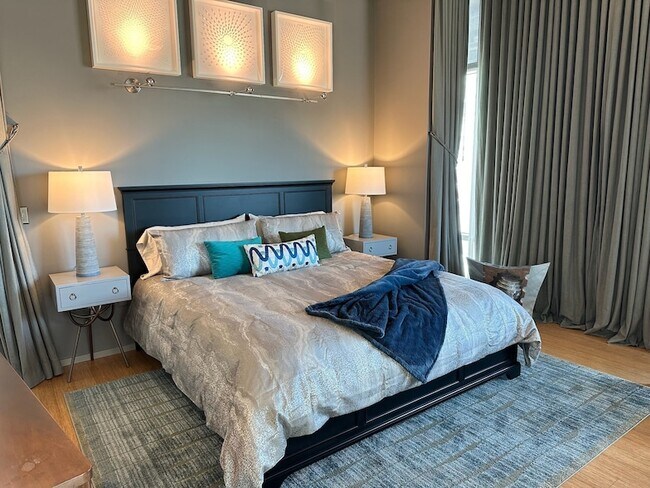 Building Photo - 700 12th Ave S