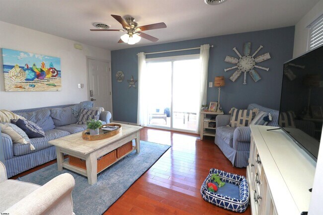 Building Photo - 20 N Clermont Ave