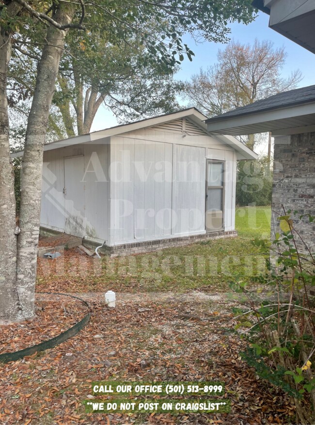 Building Photo - 11 Pamela Ln