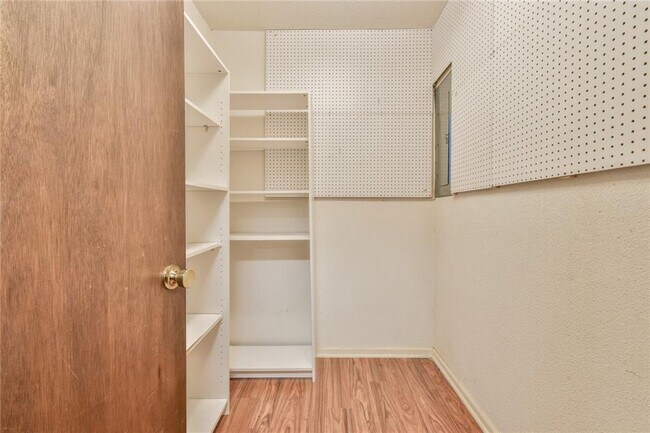 Building Photo - 935 Powderbag Creek Rd